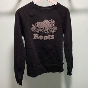 Black roots crewneck-size small